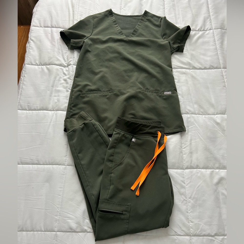 Figs Olive Green Scrub Set